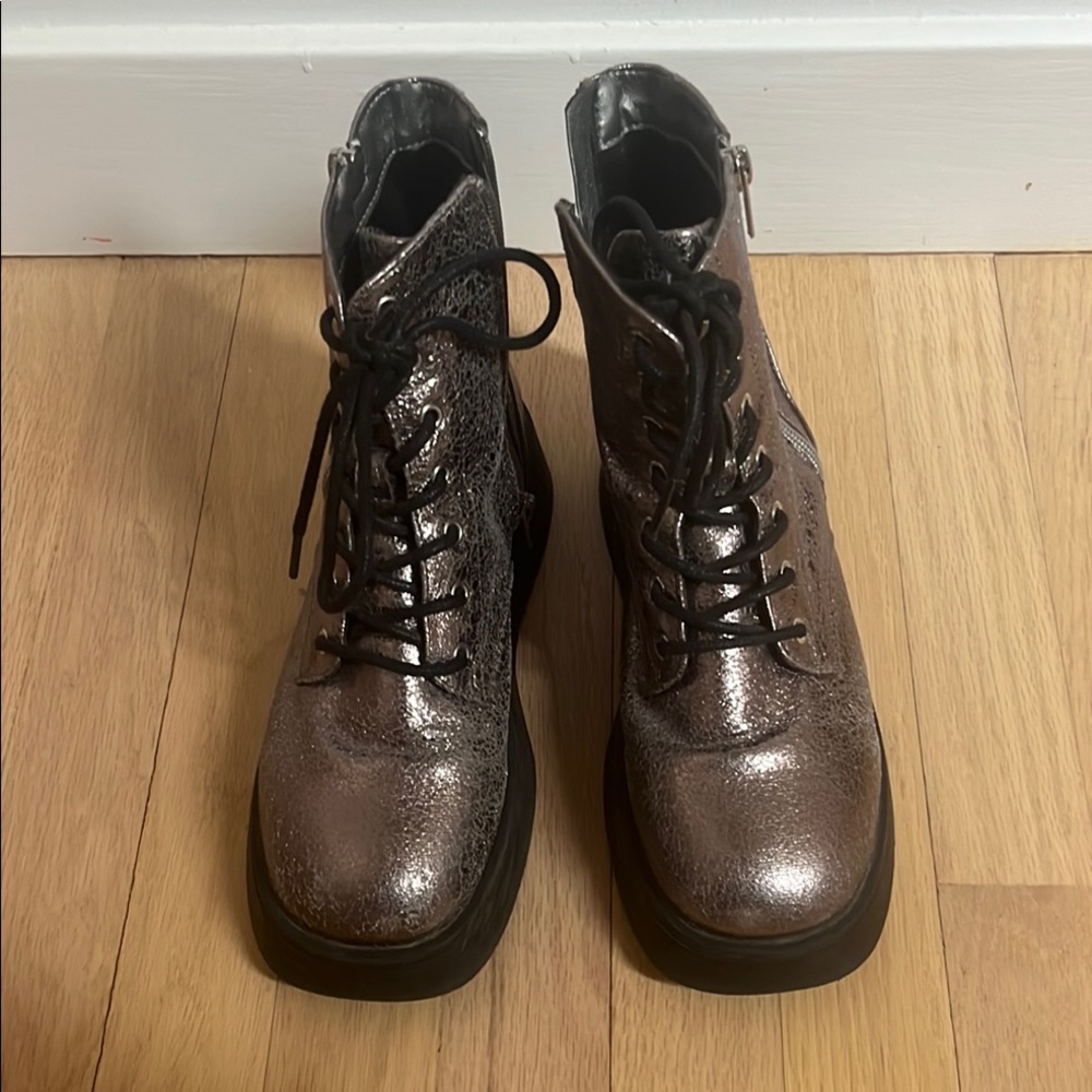 Steve Madden Girls Metallic Silver Lace-Up Combat Boots